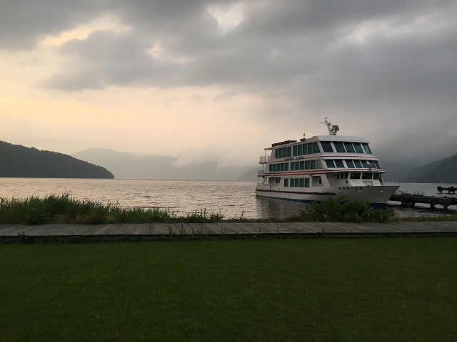 十和田湖　観光船